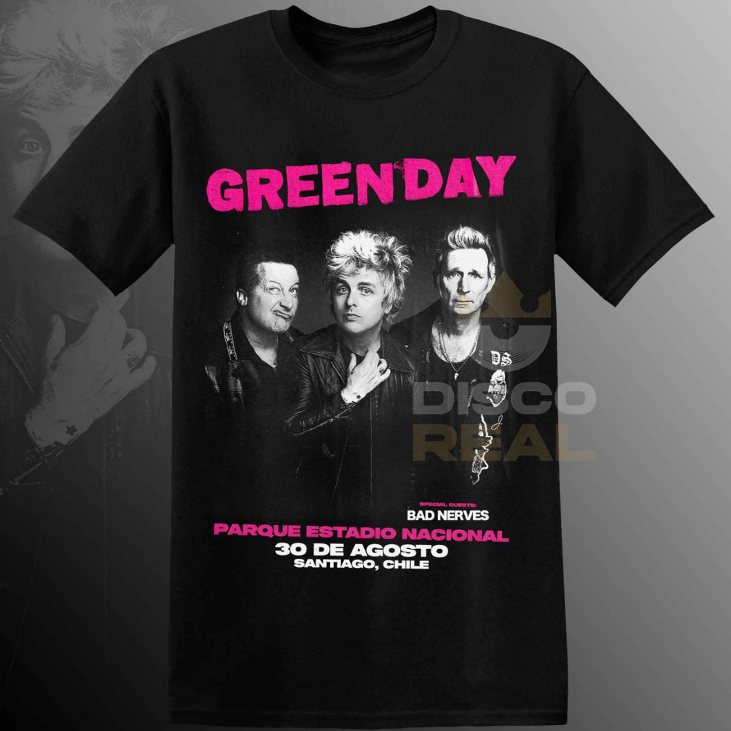 POLERA GREEN DAY - PARQUE ESTADIO NACIONAL CHILE (LETRAS ROSADAS)